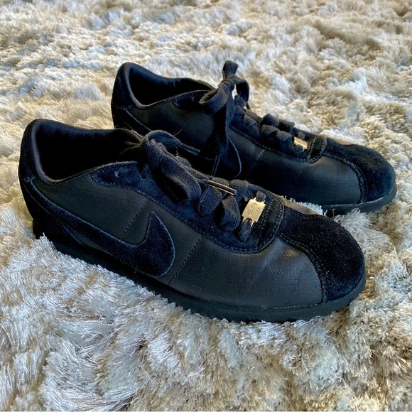 Nike NWOT Custom Design Black Suede Leather Sneakers Size 7 - Picture 2 of 6